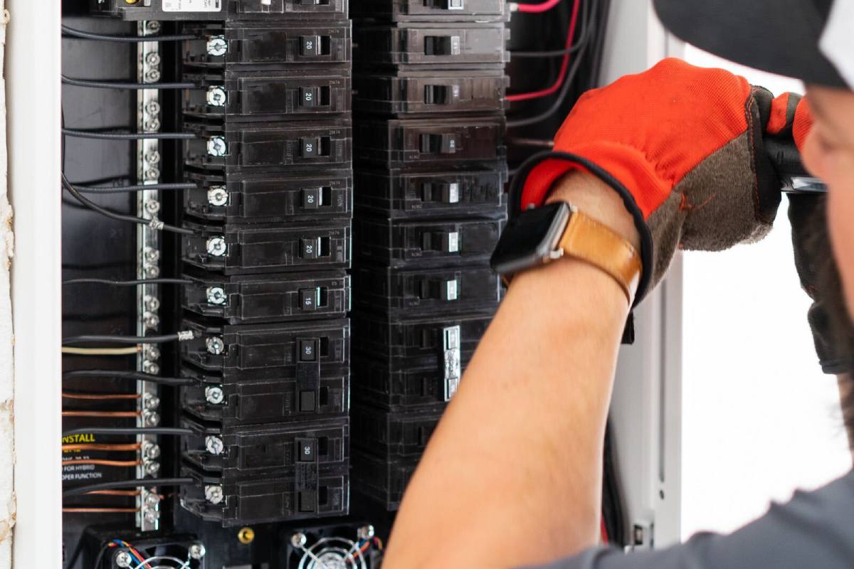 Submetering Installation Success for JLL Phoenix Shared Office Building