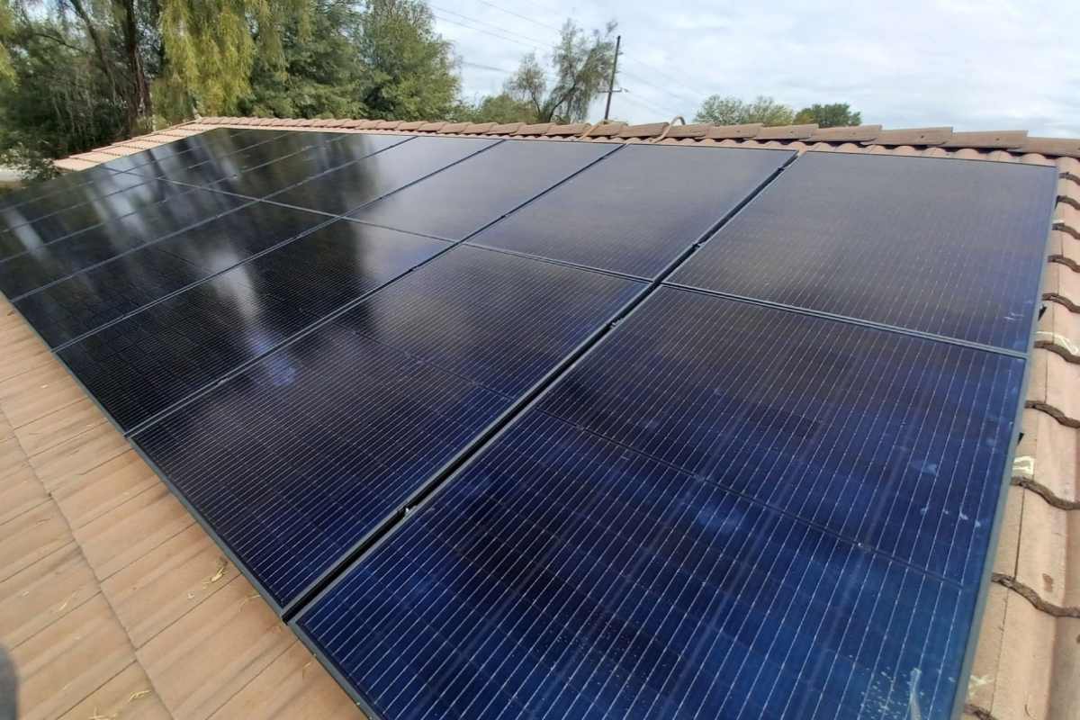 Solar panel cleaning and maintenance in Tucson