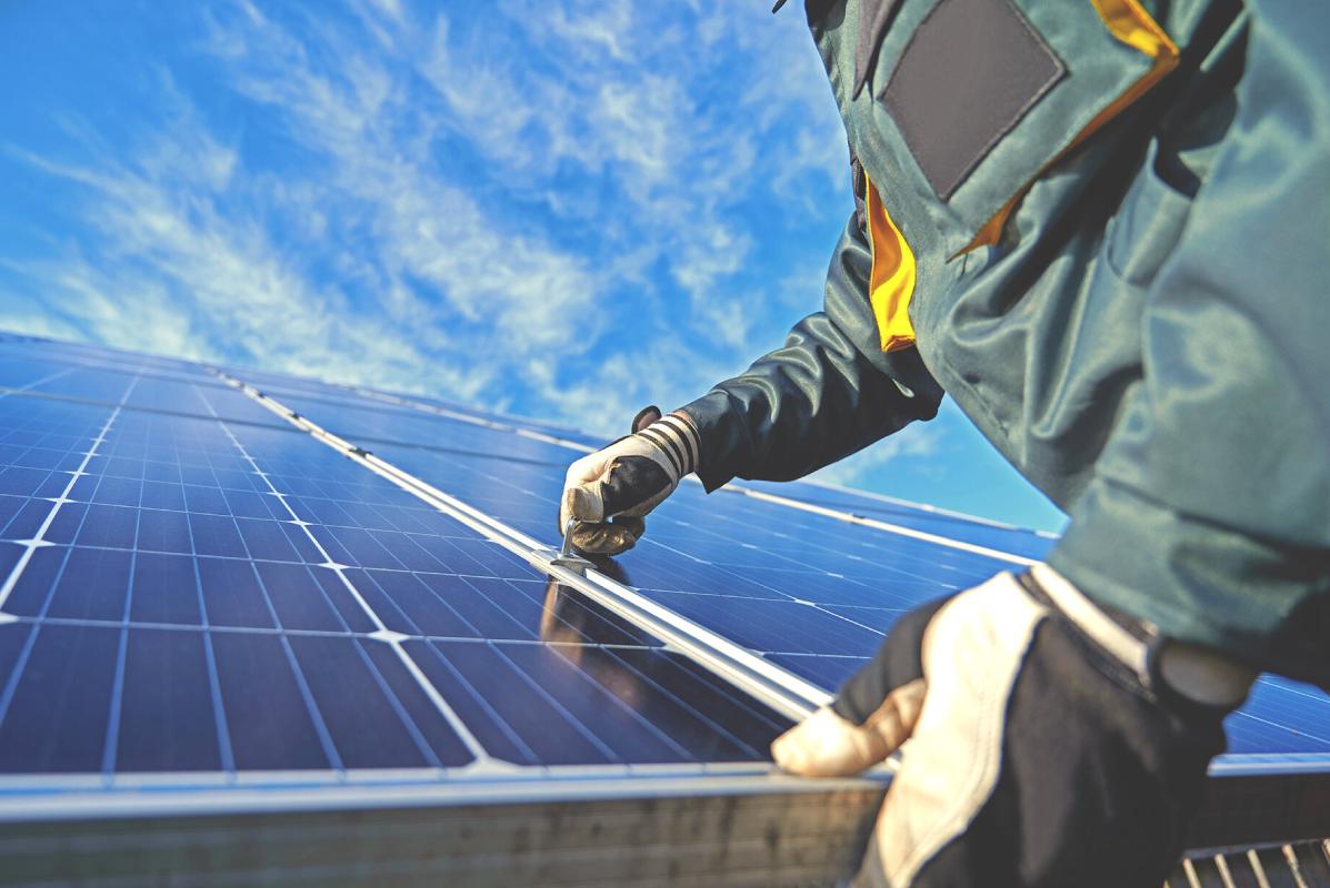 Solar panel removal in Tucson for roof work